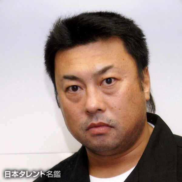 川田　利明