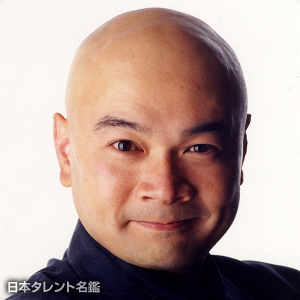 うすい　たかやす