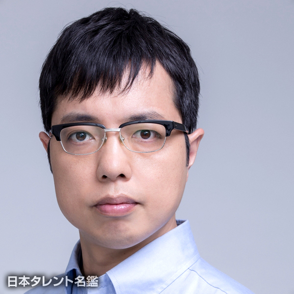 小松　利昌