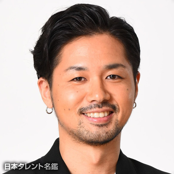 メイビ