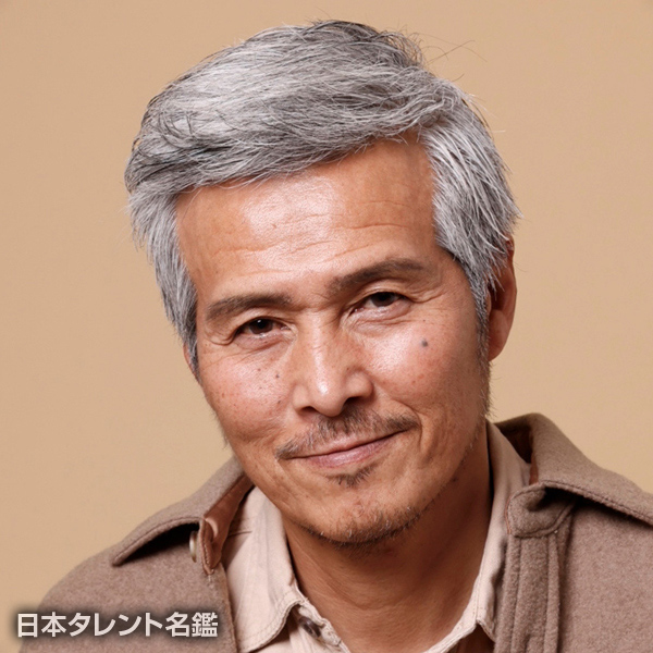 山本　栄吾