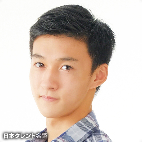 小林　颯