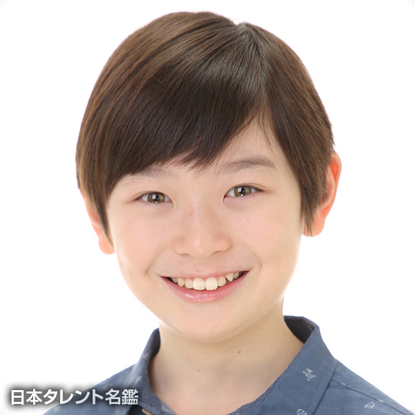内田　吏音