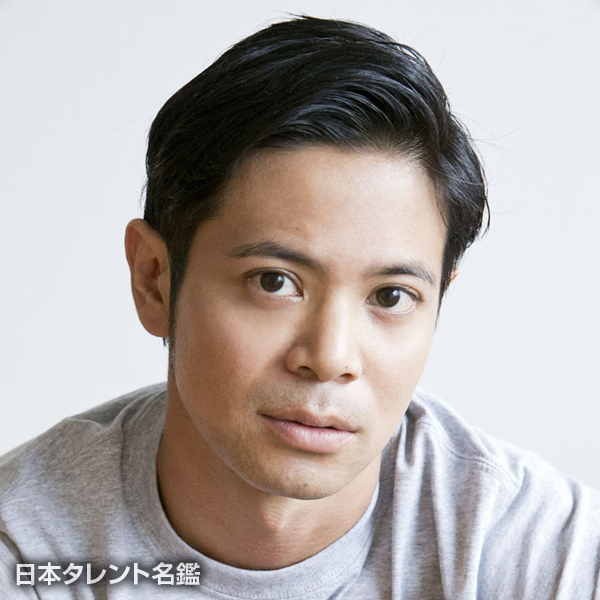 謝花　弘規