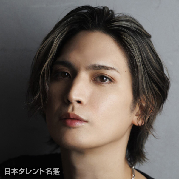 小波津　亜廉