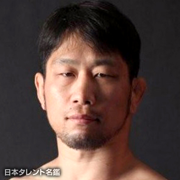 戸井田　カツヤ