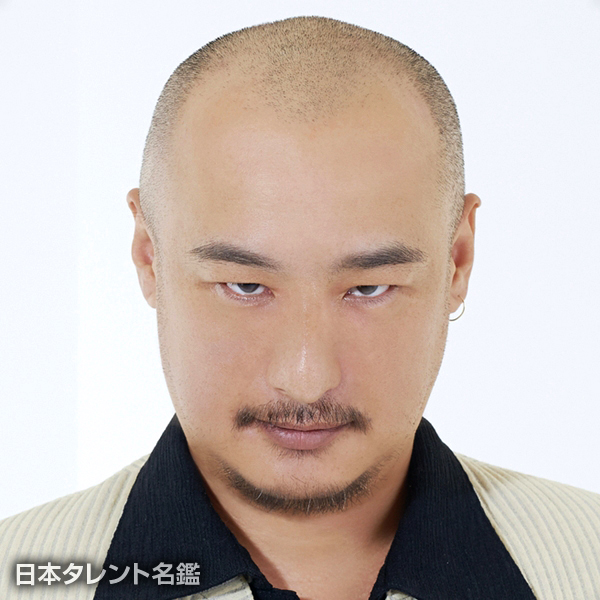 真っ白川　じん