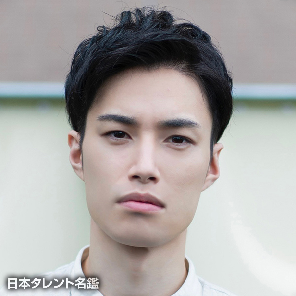 影山　達也
