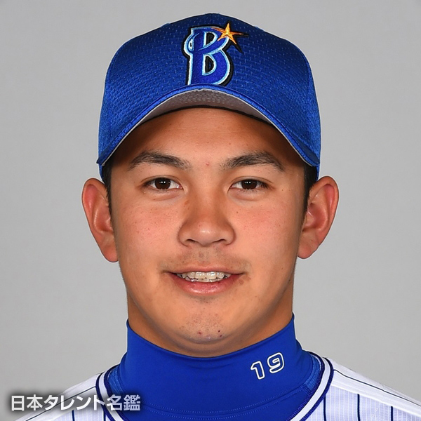 山崎　康晃