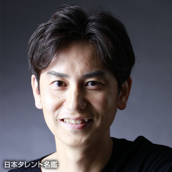 島守　杏典