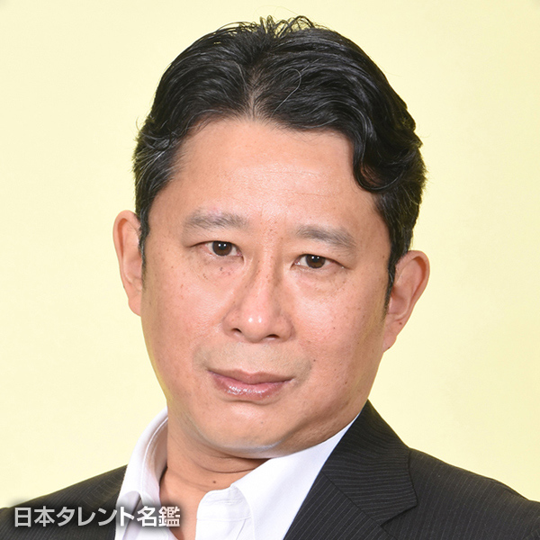 秦　良輔