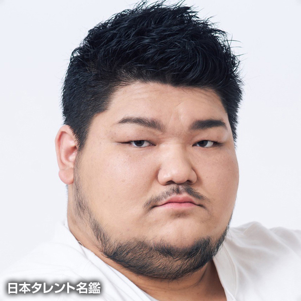 荒岡　龍星