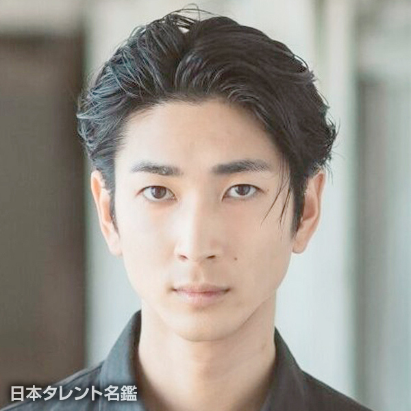 栫　良太