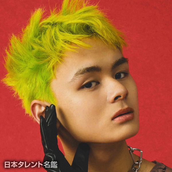 岡尾　琥珀