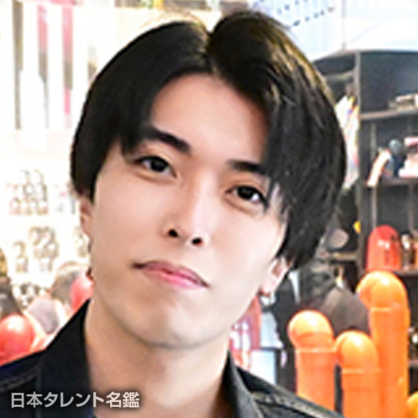 黒須　俊至