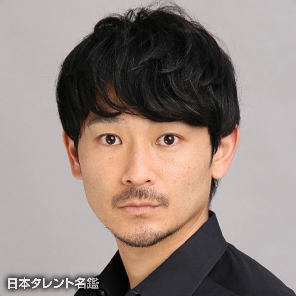 小中　文太