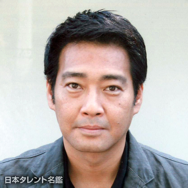 青島　健介