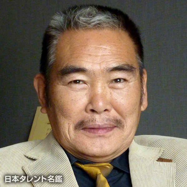 苅谷　俊介