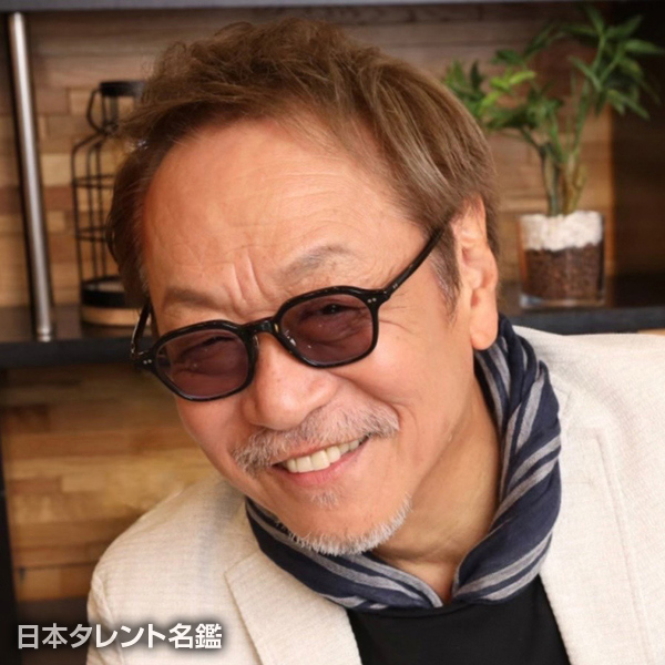 堀内　賢雄