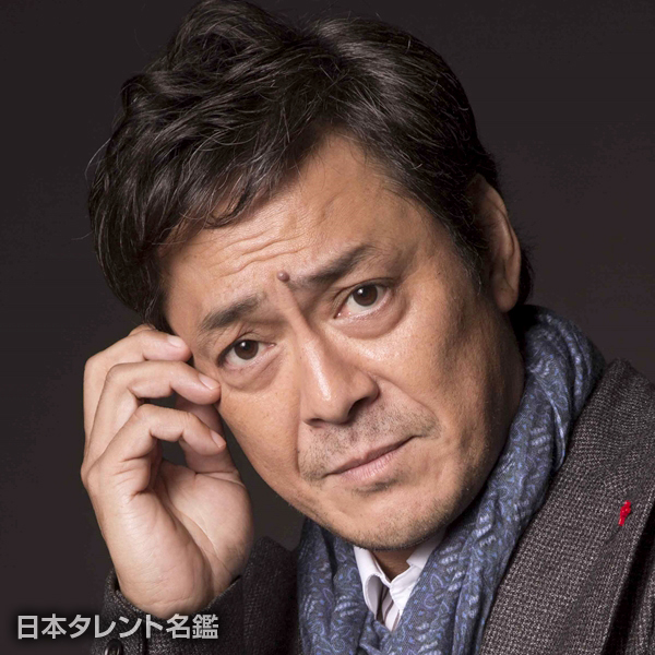 デビット　伊東