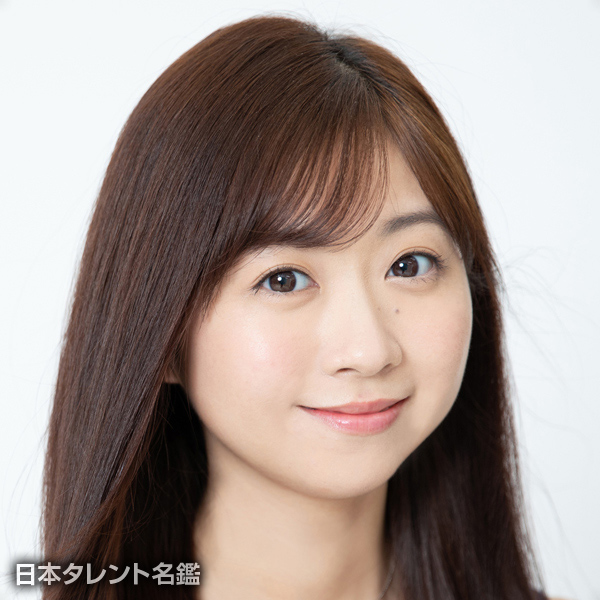 小川　真奈