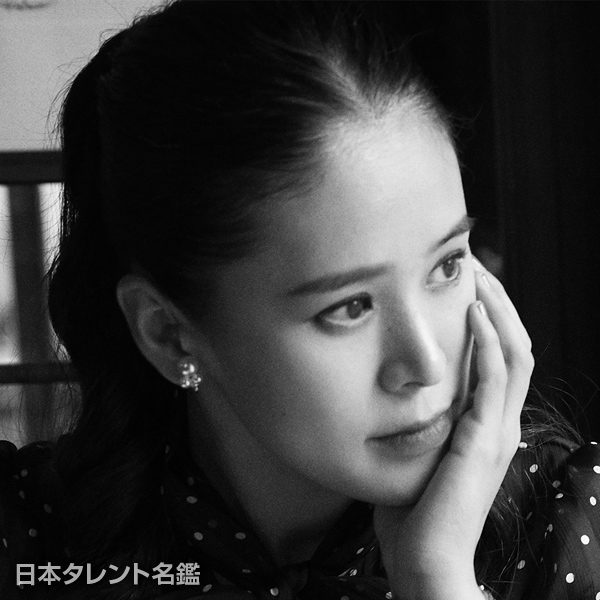 手嶌　葵