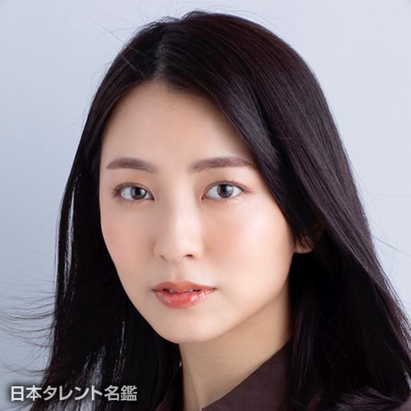 小島　梨里杏