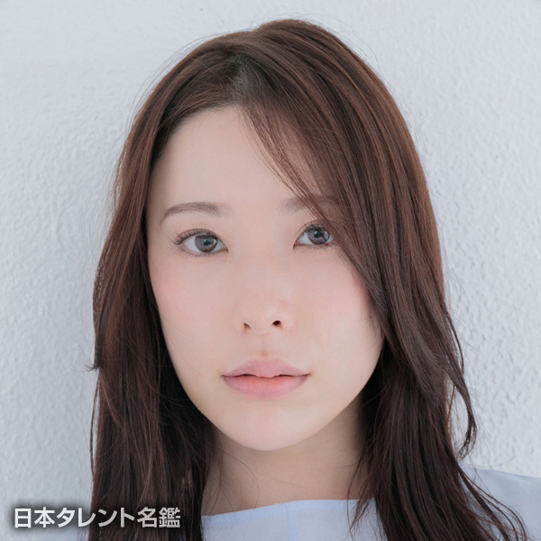 留奥　麻依子