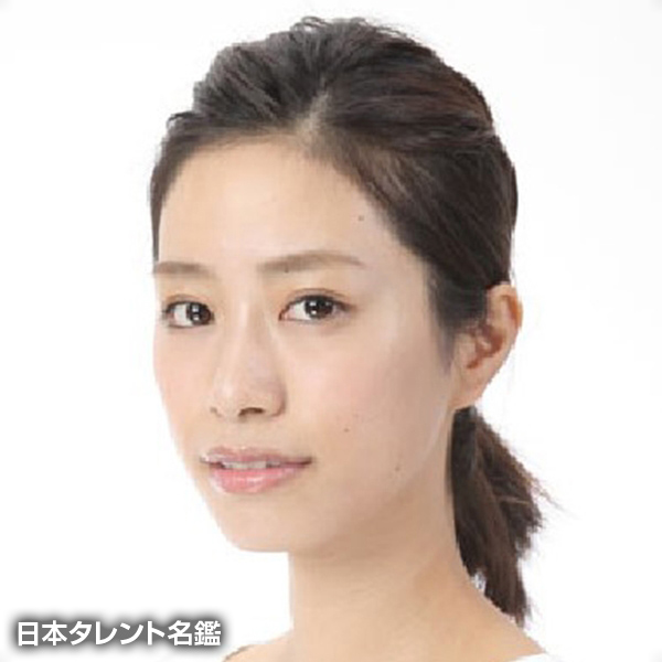 秋山　タアナ