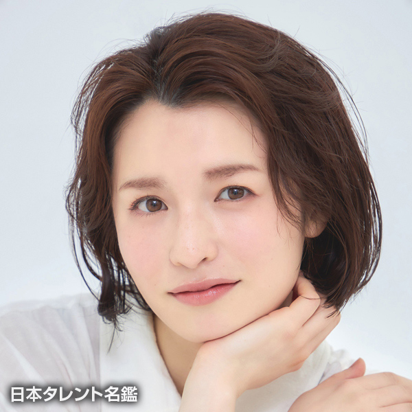 皆本　麻帆