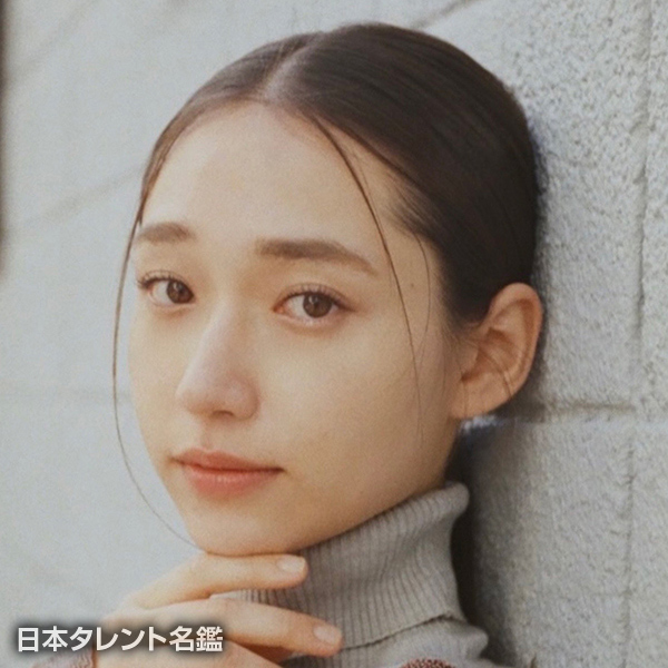 白本　彩奈