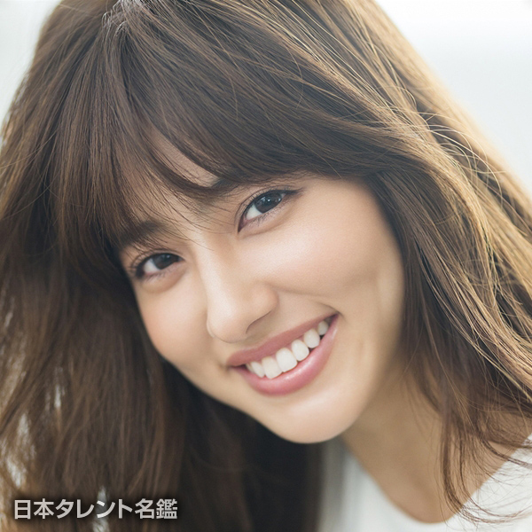 愛甲　千笑美
