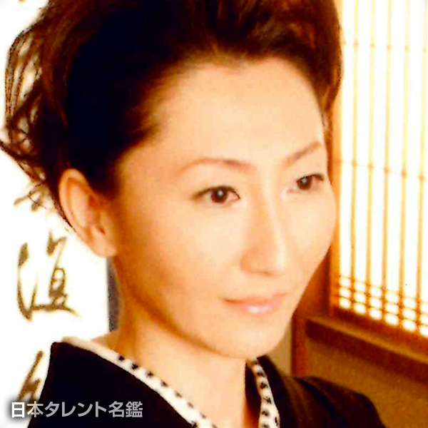 高岡　亜衣