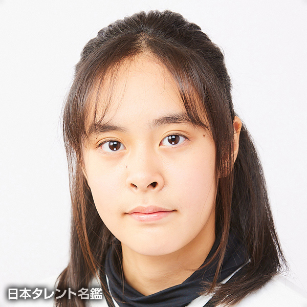 足立　佳代