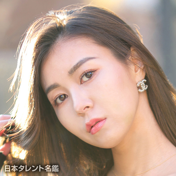 若尾　綾香