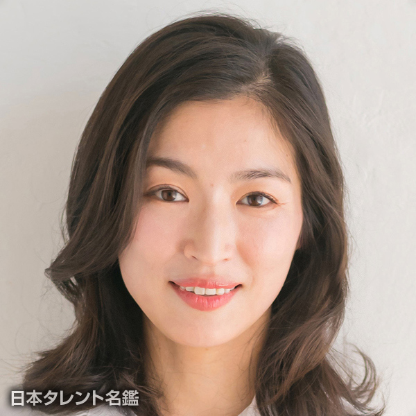 小出　奈央