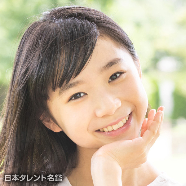菅野　真比奈