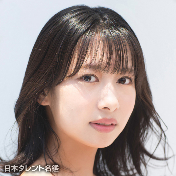 厚地　彩花