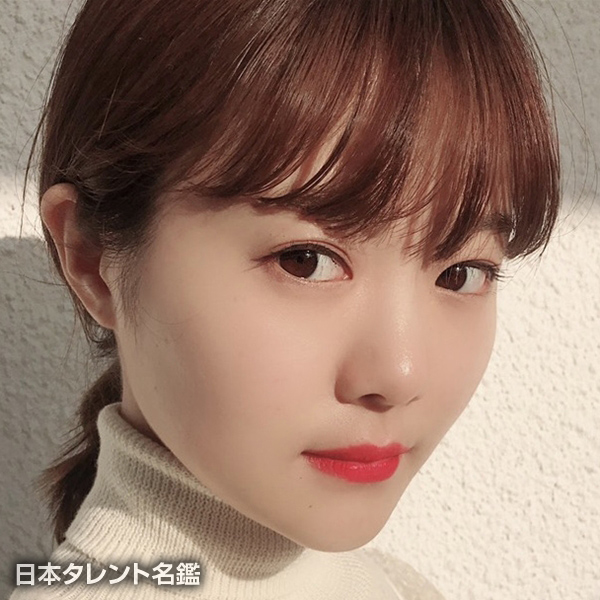穴井　千尋