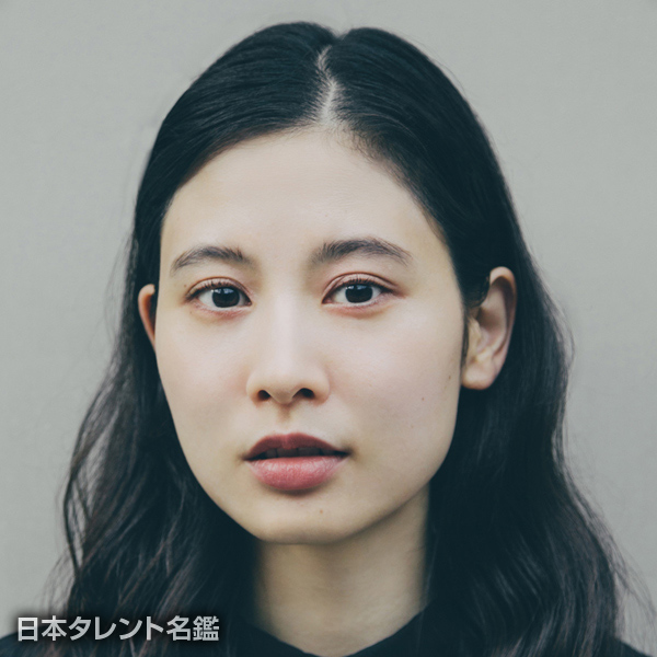 前田　エマ