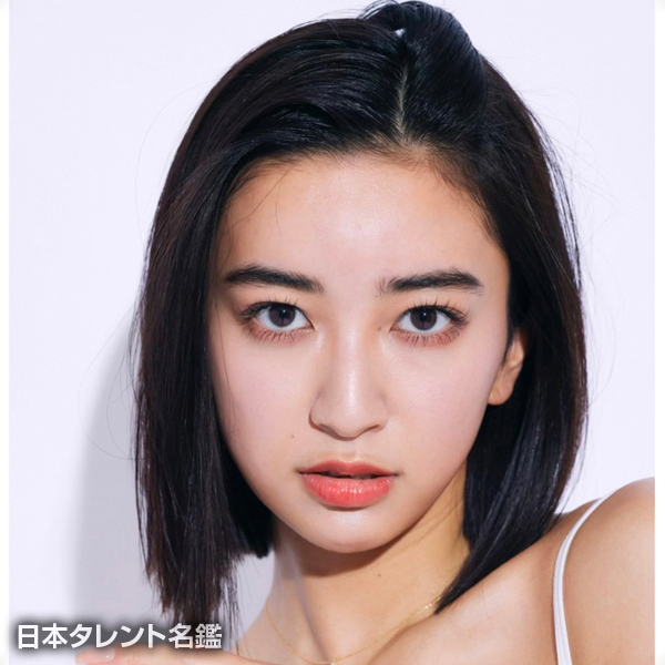 秋山　レイ