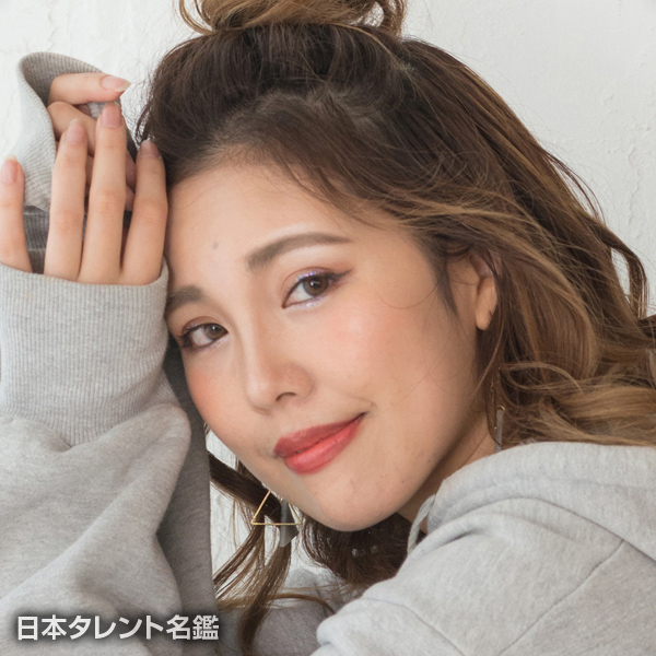 汐沢　怜華