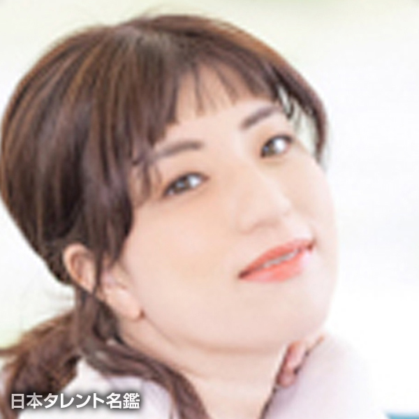 望月　結衣