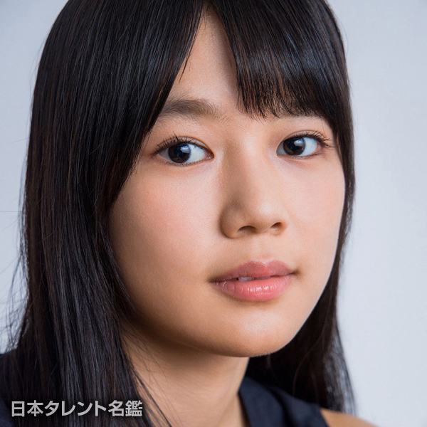 川口　真奈