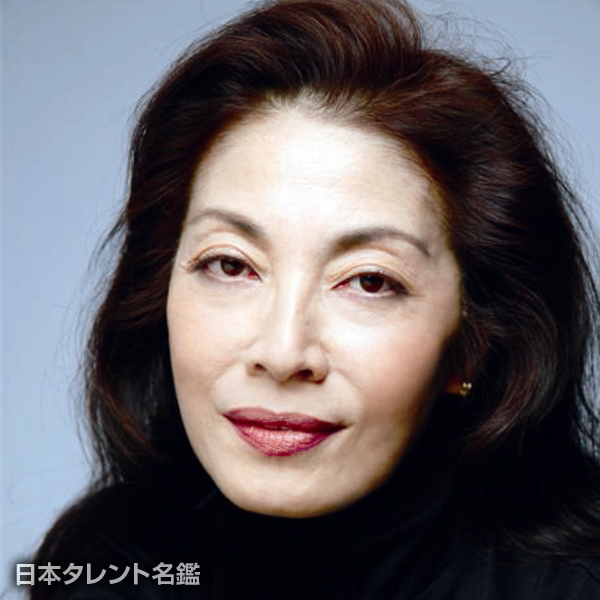 麻実　れい