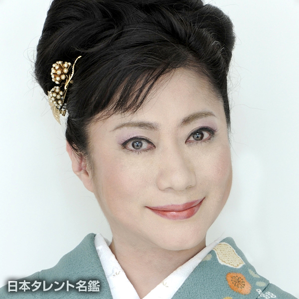 山村　紅葉