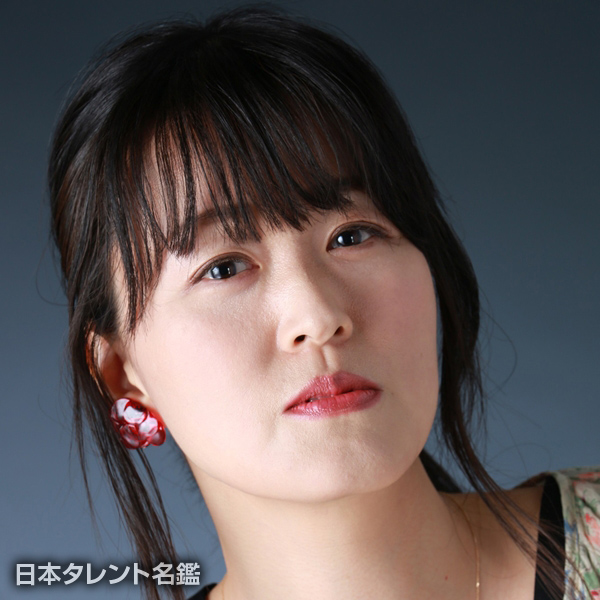 前田　綾