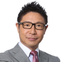 辻　よしなり