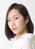 府藤　茜