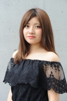 土許麻衣